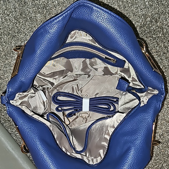 **Brand New genuine leather purse - Picture 3 of 6